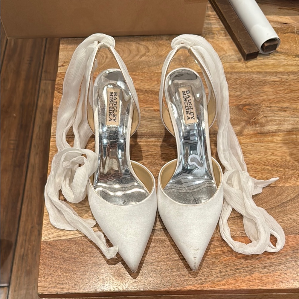 Badgley Mischka White Tie-up Heels
